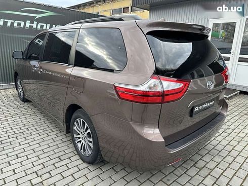 Toyota Sienna 2019 - фото 16