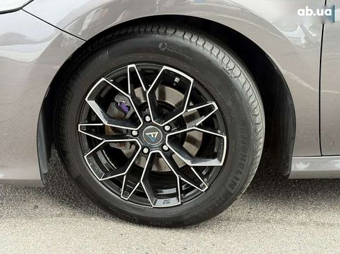 Toyota Camry 2019 - фото 3