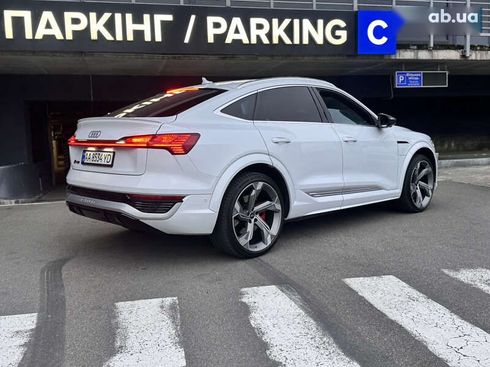 Audi SQ8 e-tron 2023 - фото 6