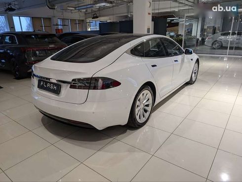 Tesla Model S 2018 - фото 12