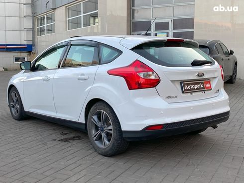 Ford Focus 2014 белый - фото 8