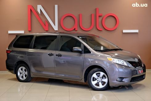 Toyota Sienna 2014 серый - фото 2