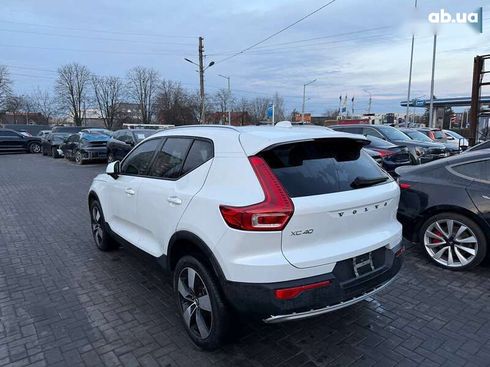 Volvo XC40 2021 - фото 3