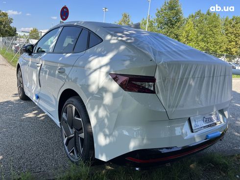 Skoda Enyaq Coupe RS 2023 - фото 19