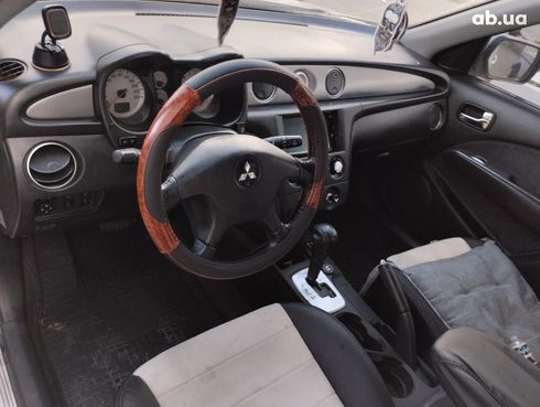 Mitsubishi Outlander 2005 серебристый - фото 10