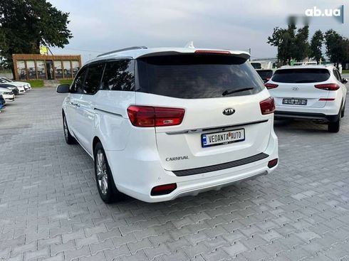 Kia Carnival 2019 - фото 6