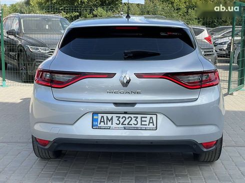 Renault Megane 2016 - фото 17