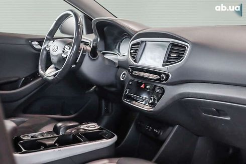 Hyundai Ioniq 2017 - фото 21