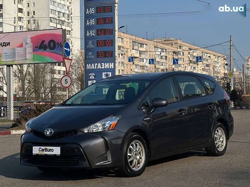 Toyota Prius V 2017 - фото 7