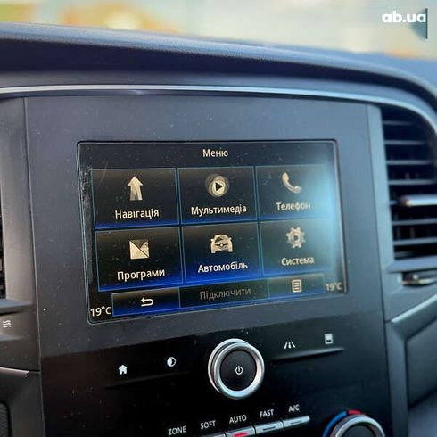 Renault Megane 2018 - фото 29