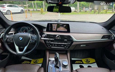 BMW 5 серия 2018 - фото 12