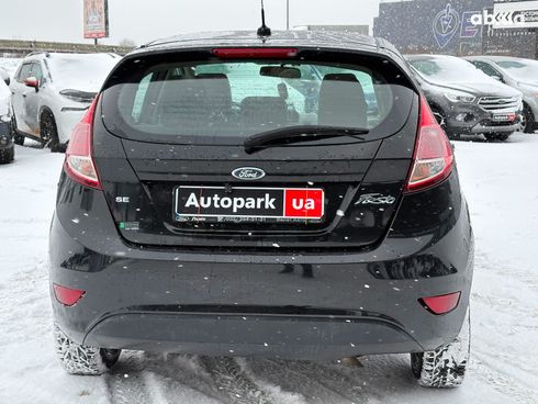 Ford Fiesta 2016 черный - фото 8