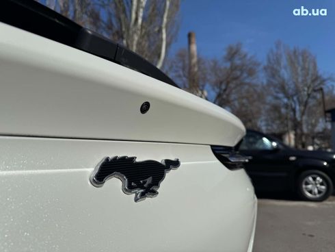 Ford Mustang Mach-E 2021 белый - фото 24