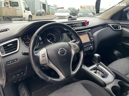 Nissan Qashqai 2017 белый - фото 17