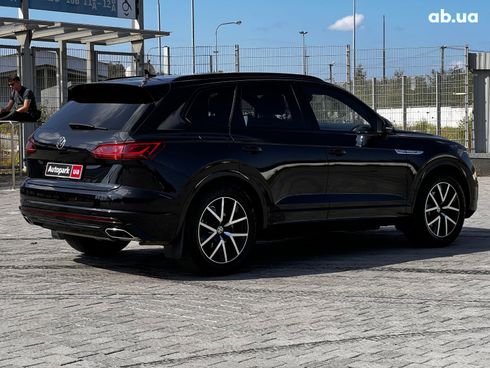 Volkswagen Touareg 2021 черный - фото 25
