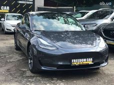 Продаж вживаних Tesla Model 3 2020 року - купити на Автобазарі