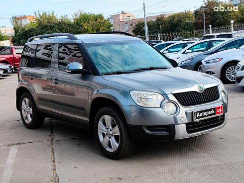 Skoda Yeti 2011 серый - фото 5