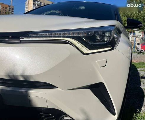 Toyota C-HR 2017 - фото 7