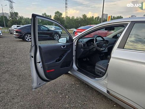Hyundai Ioniq 2019 - фото 16