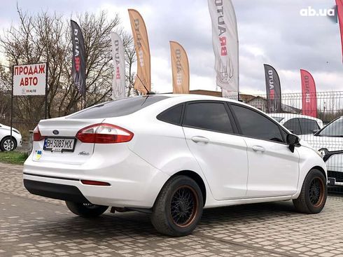 Ford Fiesta 2015 - фото 13