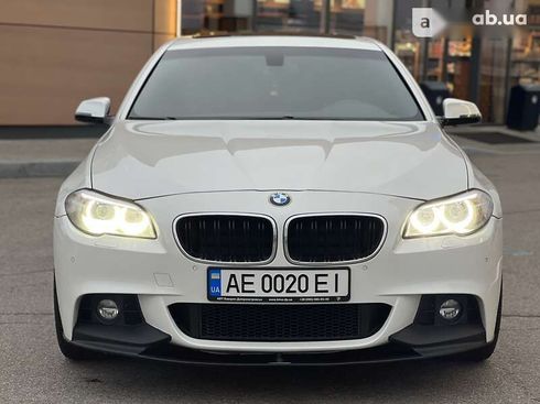 BMW 5 серия 2015 - фото 19