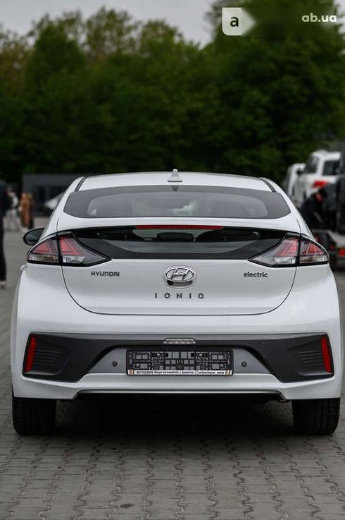 Hyundai Ioniq 2021 - фото 20