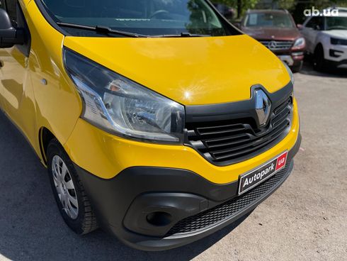 Renault Trafic 2017 желтый - фото 10