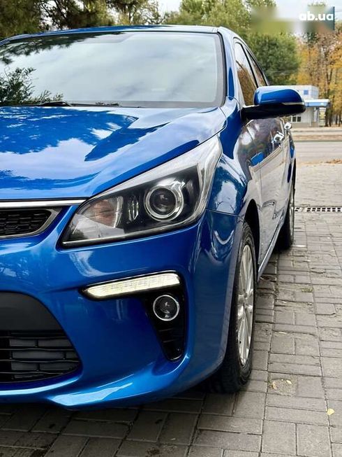 Kia Rio 2018 - фото 5