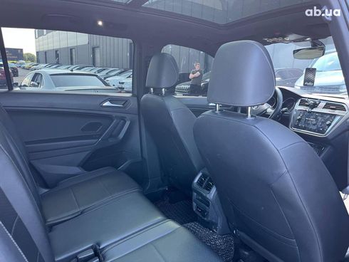Volkswagen Tiguan 2020 серый - фото 32