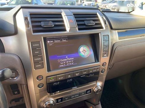 Lexus GX 2017 - фото 17