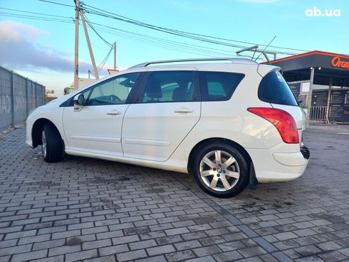 Peugeot 308 2013 белый - фото 8