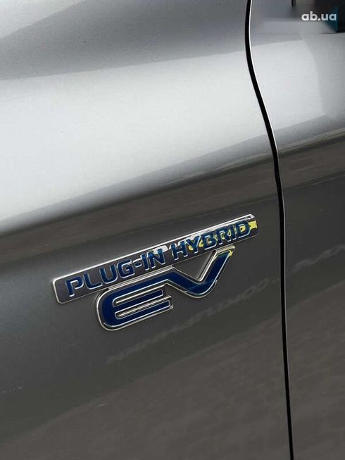 Mitsubishi Outlander 2015 - фото 5