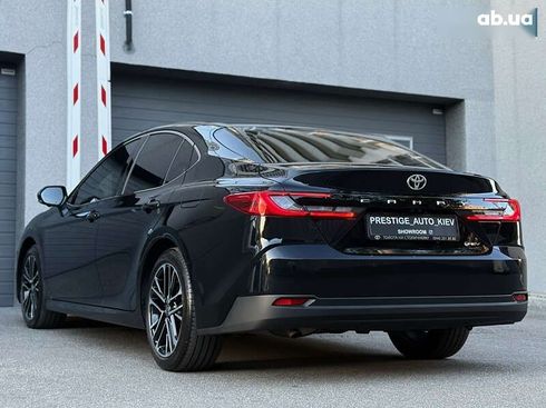 Toyota Camry 2024 - фото 21