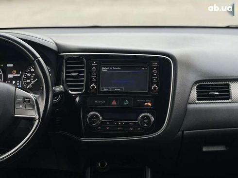 Mitsubishi Outlander 2015 - фото 17