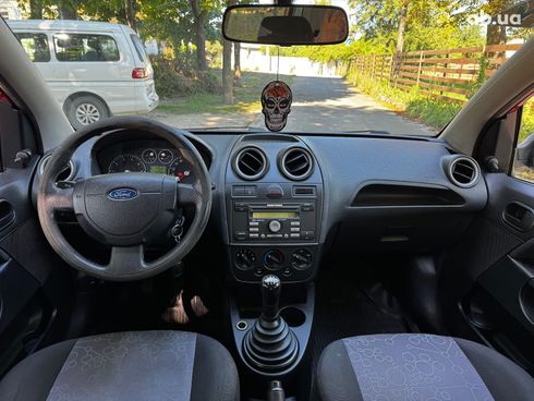 Ford Fiesta 2007 красный - фото 46