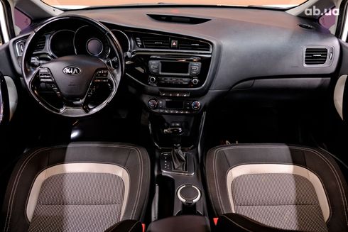 Kia Cee'd 2016 белый - фото 8