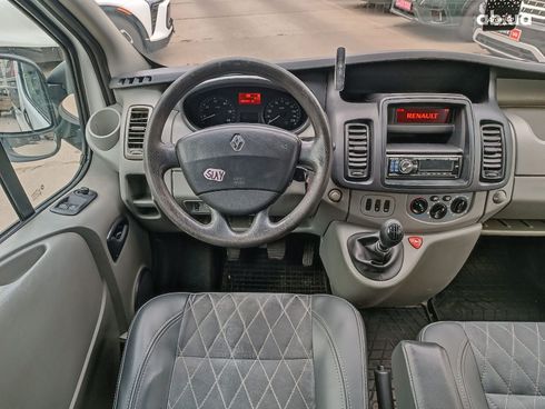 Renault Trafic 2014 белый - фото 12