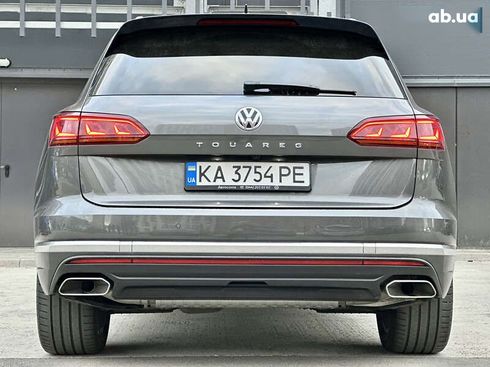 Volkswagen Touareg 2021 - фото 24