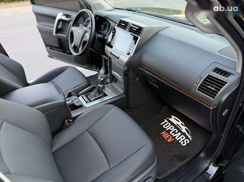 Toyota Land Cruiser Prado 2022 - фото 27