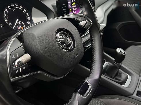 Skoda Octavia 2021 - фото 16