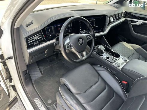 Volkswagen Touareg 2018 - фото 16