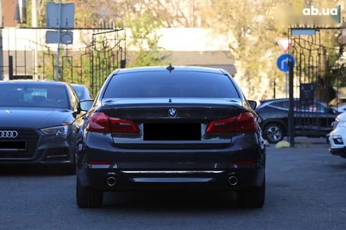 BMW 5 серия 2017 - фото 5