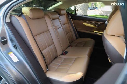 Lexus ES 2018 - фото 10