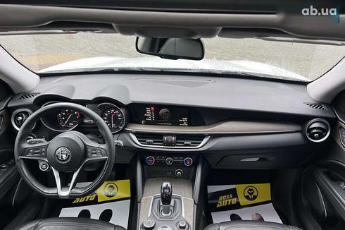 Alfa Romeo Stelvio 2017 - фото 11