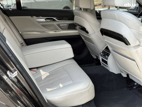 BMW 7 серия 2016 черный - фото 17