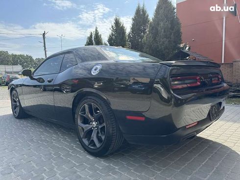 Dodge Challenger 2018 - фото 12