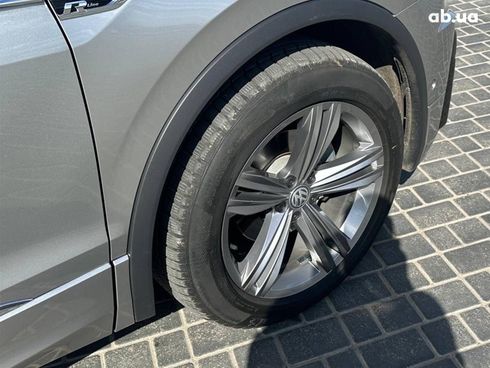 Volkswagen Tiguan 2019 серый - фото 12
