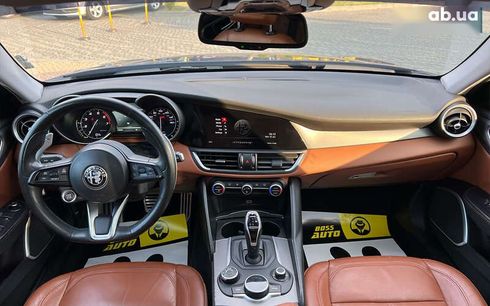 Alfa Romeo Giulia 2017 - фото 19