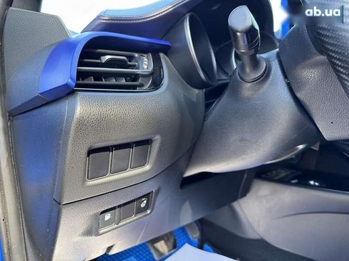 Toyota C-HR 2017 - фото 10