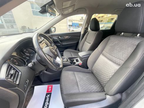 Nissan Rogue 2019 белый - фото 16